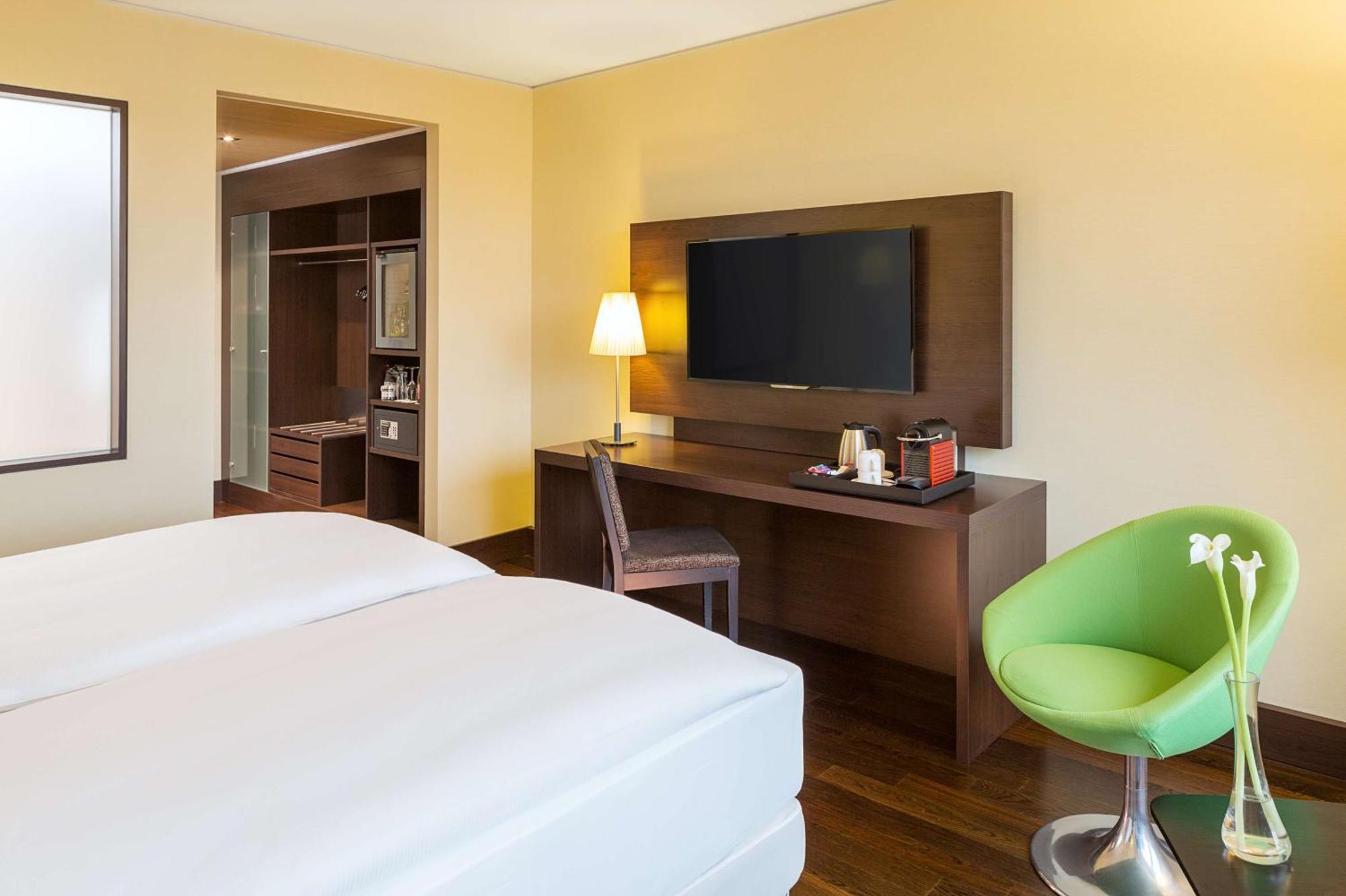 เอ็นเอช คอลเล็คชั่น เดรสเดน อัลท์มาร์ค Hotel ภายนอก รูปภาพ